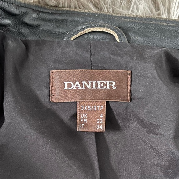 Brown Danier leather jacket (petite friendly) - Picture 6 of 7
